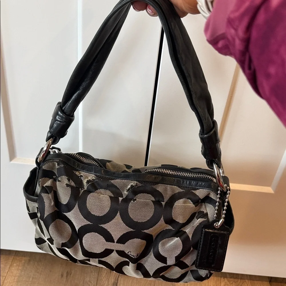 Coach elegant shoulder